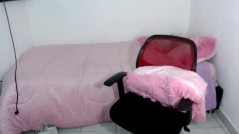 Snapshot of tania_rendon1 chatting on 01-05-25, 09:48 Tania online show from 01-05-25, 09:48