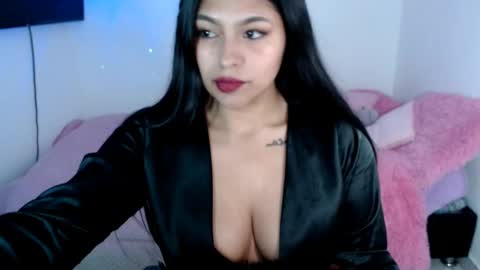 Snapshot of tania_rendon1 chatting on 01-16-25, 08:11 Tania online show from 01-16-25, 08:11