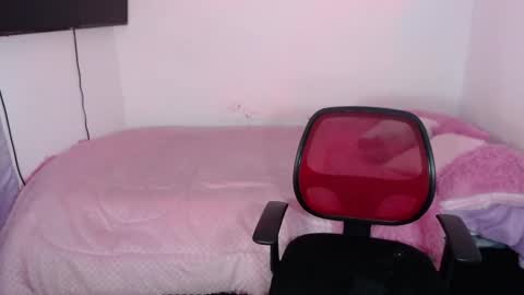 Snapshot of tania_rendon1 chatting on 02-15-25, 08:54 Tania online show from 02-15-25, 08:54