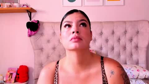 Tania online show from 10-19-25, 05:24