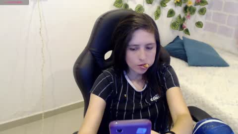 Snapshot of taniadevil_69 chatting on 02-01-25, 03:18 Tania online show from 02-01-25, 03:18