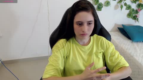 Snapshot of taniadevil_69 chatting on 02-07-25, 05:51 Tania online show from 02-07-25, 05:51