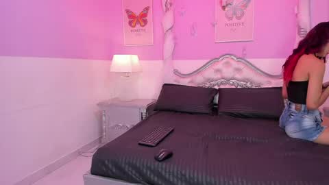 Tania Pierce online show from 05-25-26, 12:33
