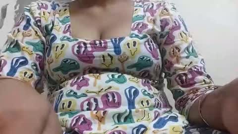 taniya_roy4628 online show from 04-12-26, 03:50