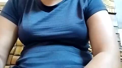 taniya_roy4628 online show from 05-11-26, 02:28