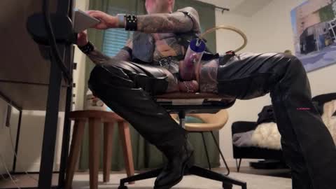 Snapshot of tankguyusa chatting on 12-07-24, 07:21 Tank Guy online show from 12-07-24, 07:21