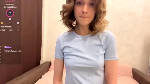 Mia online show from 03-10-26, 01:21