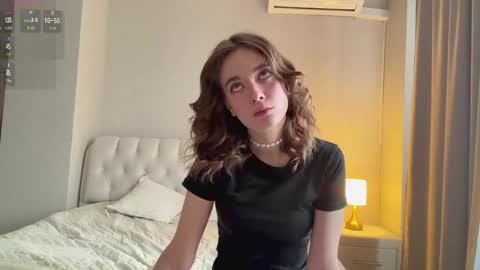 Mia online show from 04-19-26, 01:49