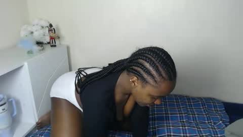 Snapshot of tannia004 chatting on 10-24-25, 02:08 tania online show from 10-24-25, 02:08