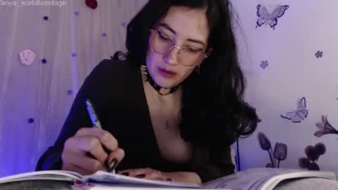 Snapshot of tanya_worldbondage chatting on 04-21-26, 01:42 tanya online show from 04-21-26, 01:42