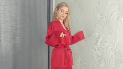 Naomi online show from 09-18-25, 08:05