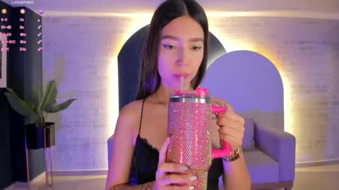 Tara Lawrence online show from 11-29-25, 04:15