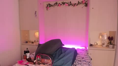  T A R A  online show from 03-14-26, 04:29