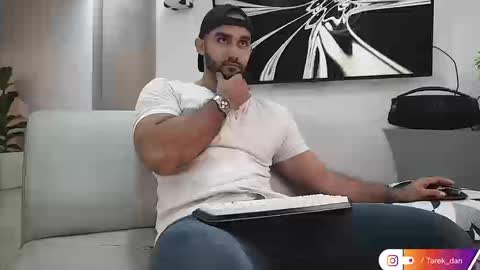 Snapshot of tarek_dan chatting on 03-20-26, 01:32 Tarek online show from 03-20-26, 01:32