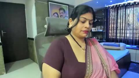 tarivishu23 online show from 10-22-25, 02:34