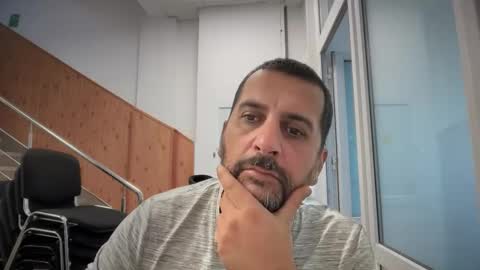 Snapshot of tarkan198 chatting on 10-05-25, 06:45 tarkan198 online show from 10-05-25, 06:45