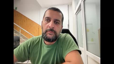 Snapshot of tarkan198 chatting on 10-08-25, 05:10 tarkan198 online show from 10-08-25, 05:10