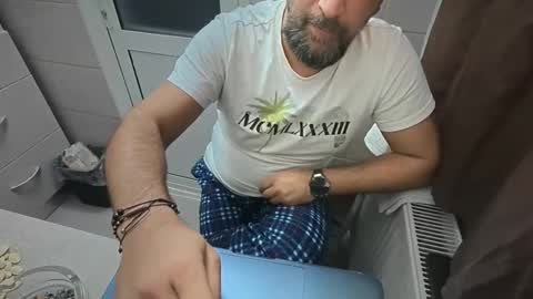 Snapshot of tarkan198 chatting on 10-28-25, 08:44 tarkan198 online show from 10-28-25, 08:44