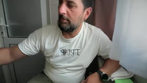 Snapshot of tarkan198 chatting on 11-05-25, 09:53 tarkan198 online show from 11-05-25, 09:53