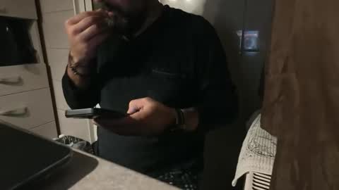 Snapshot of tarkan198 chatting on 11-11-25, 11:05 tarkan198 online show from 11-11-25, 11:05