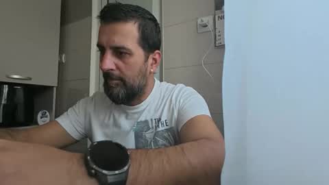 Snapshot of tarkan198 chatting on 11-12-25, 11:54 tarkan198 online show from 11-12-25, 11:54