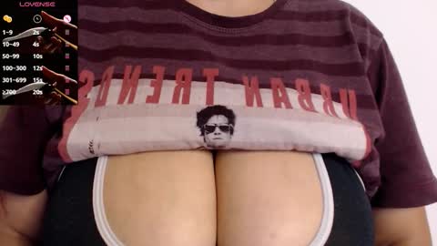 Snapshot of tarrant_ chatting on 11-06-25, 12:11 tarrant_ online show from 11-06-25, 12:11