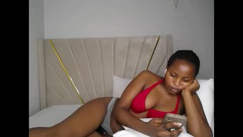 Snapshot of tasha_kimmy chatting on 03-05-26, 01:01 Ireen online show from 03-05-26, 01:01