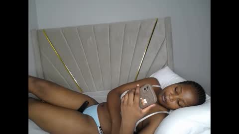 Snapshot of tasha_kimmy chatting on 03-14-26, 02:06 Ireen online show from 03-14-26, 02:06