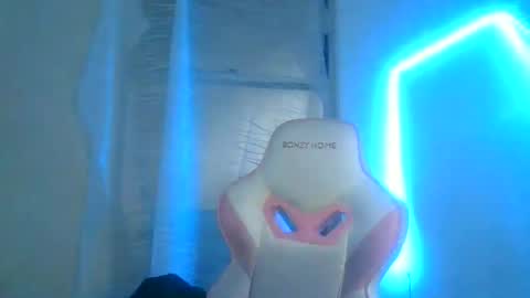 Snapshot of tasha_sky chatting on 01-18-25, 12:57 tasha_sky online show from 01-18-25, 12:57