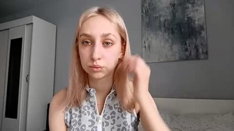 Snapshot of tashafroeliger chatting on 06-15-26, 04:04 Anita online show from 06-15-26, 04:04