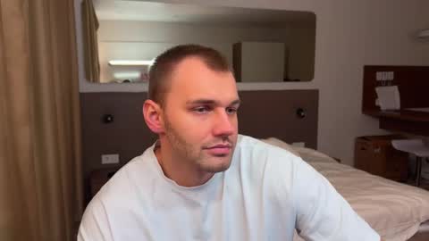 Snapshot of tasty_justin chatting on 10-29-25, 07:15 My shows 2100500 UTC3 online show from 10-29-25, 07:15