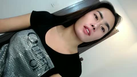 Vannesa online show from 10-23-25, 01:32