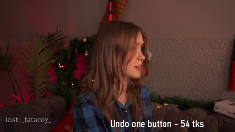 Snapshot of tatacoy chatting on 01-08-25, 12:58 TataCoy online show from 01-08-25, 12:58