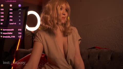 Snapshot of tatacoy chatting on 01-25-25, 01:30 TataCoy online show from 01-25-25, 01:30