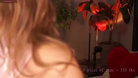 Snapshot of tatacoy chatting on 09-25-25, 11:03 TataCoy online show from 09-25-25, 11:03