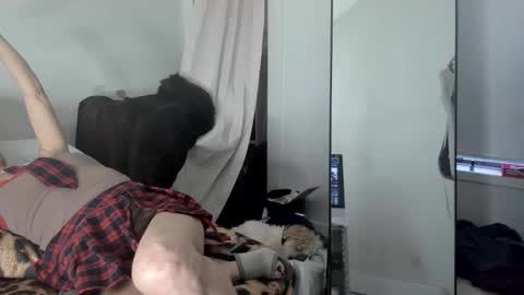 Apple Jucy online show from 04-12-26, 11:37