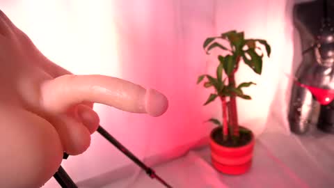 Snapshot of tatiana_monroe chatting on 04-27-26, 02:04 Hey Im Tatiana online show from 04-27-26, 02:04
