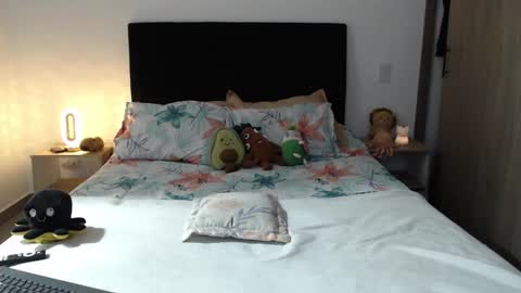 Snapshot of tatiana_monteros chatting on 04-16-26, 10:49 tatiana_monteros online show from 04-16-26, 10:49