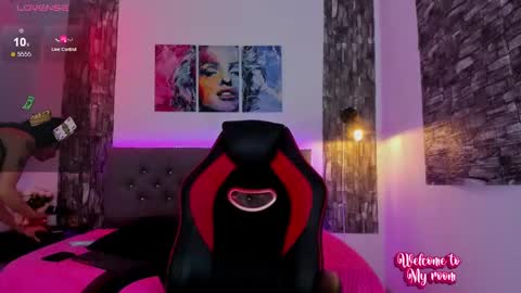 Snapshot of tatiana_sc chatting on 01-17-25, 08:22 Tatiana SC online show from 01-17-25, 08:22