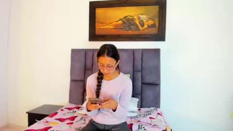 Snapshot of tatiana_valencia chatting on 06-07-26, 12:42 Tati online show from 06-07-26, 12:42