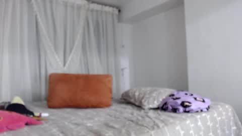 tatiana giraldo online show from 02-04-25, 12:08