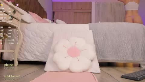 Tatiana      independent girl  online show from 05-10-26, 11:59
