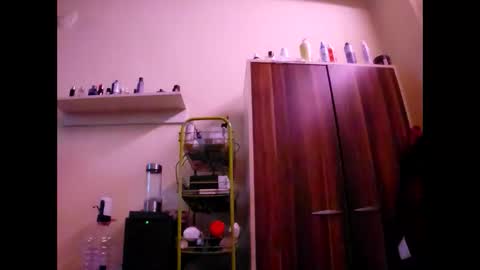 Snapshot of tatko874482 chatting on 02-15-26, 04:25 Beliqnegar online show from 02-15-26, 04:25