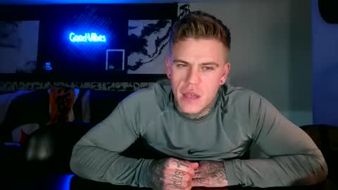 Snapshot of tatteddaddy9000 chatting on 02-08-26, 05:00 D-Man online show from 02-08-26, 05:00