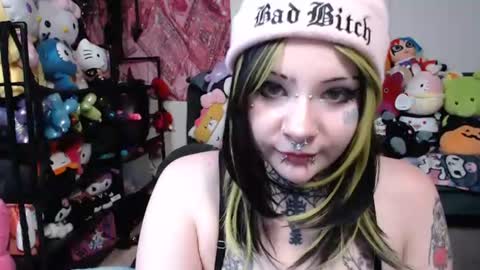 TattedThickandPretty online show from 06-16-26, 12:24