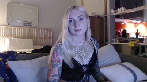 Snapshot of tattoobbgirl chatting on 02-08-25, 09:57 tattoobbgirl online show from 02-08-25, 09:57