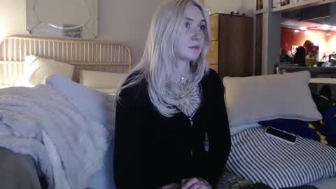 Snapshot of tattoobbgirl chatting on 02-21-25, 08:27 tattoobbgirl online show from 02-21-25, 08:27