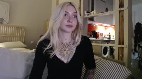 Snapshot of tattoobbgirl chatting on 02-24-25, 09:09 tattoobbgirl online show from 02-24-25, 09:09