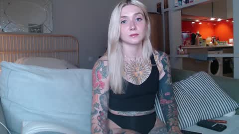 Snapshot of tattoobbgirl chatting on 03-07-25, 10:21 tattoobbgirl online show from 03-07-25, 10:21