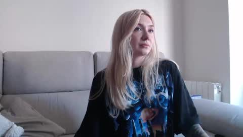 Snapshot of tattoobbgirl chatting on 09-12-25, 10:59 tattoobbgirl online show from 09-12-25, 10:59
